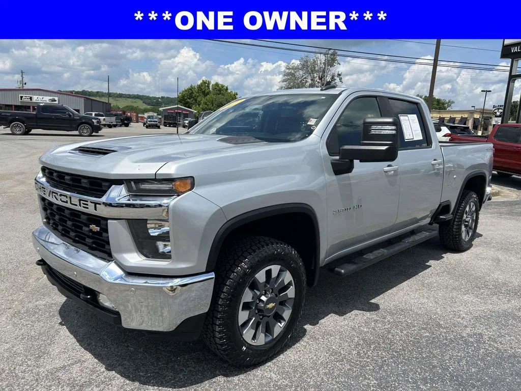 Used 2022 Silver Ice Metallic Chevrolet LT image 8