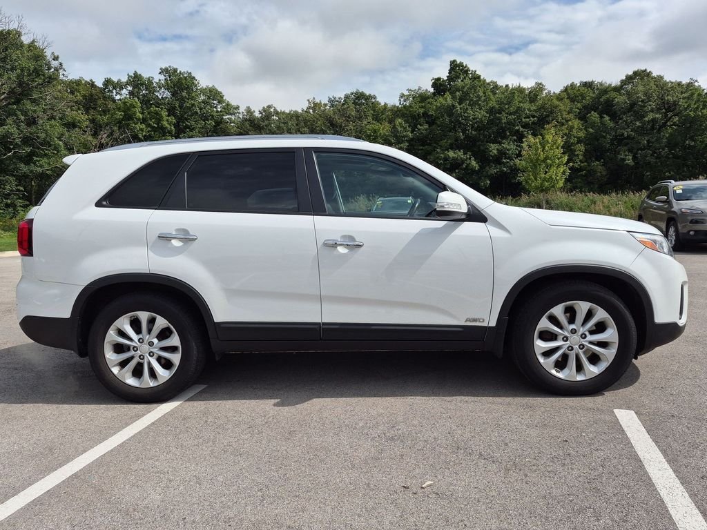 Used 2014 White Kia EX image 8