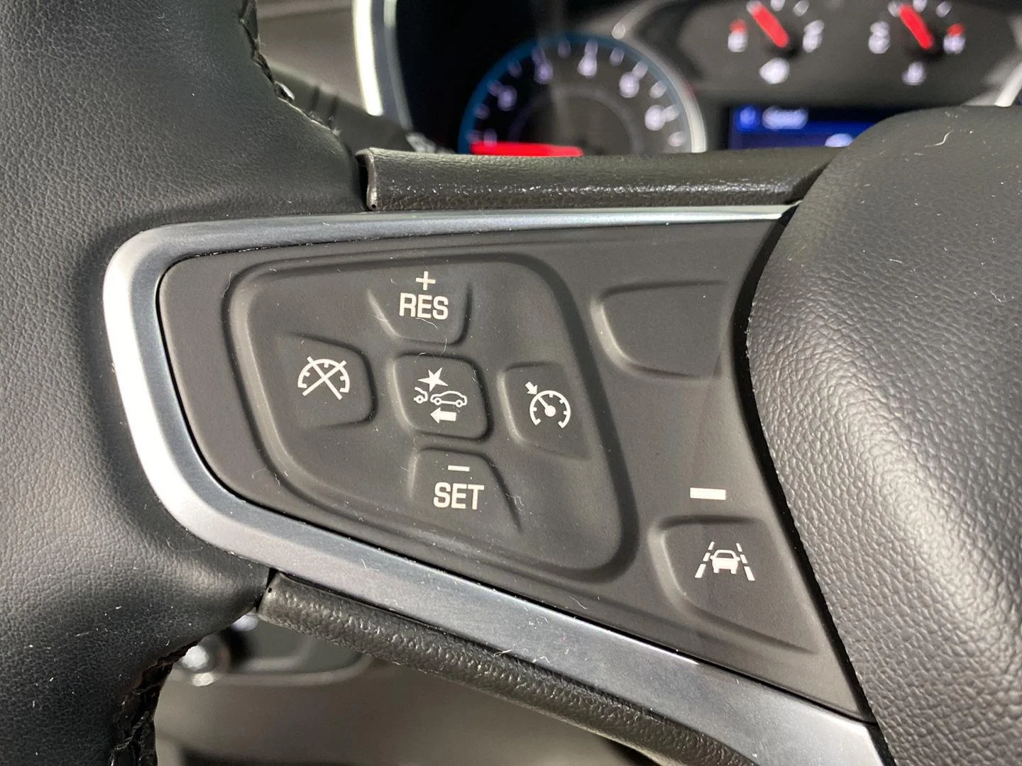Used 2023 Summit White Chevrolet LT image 11