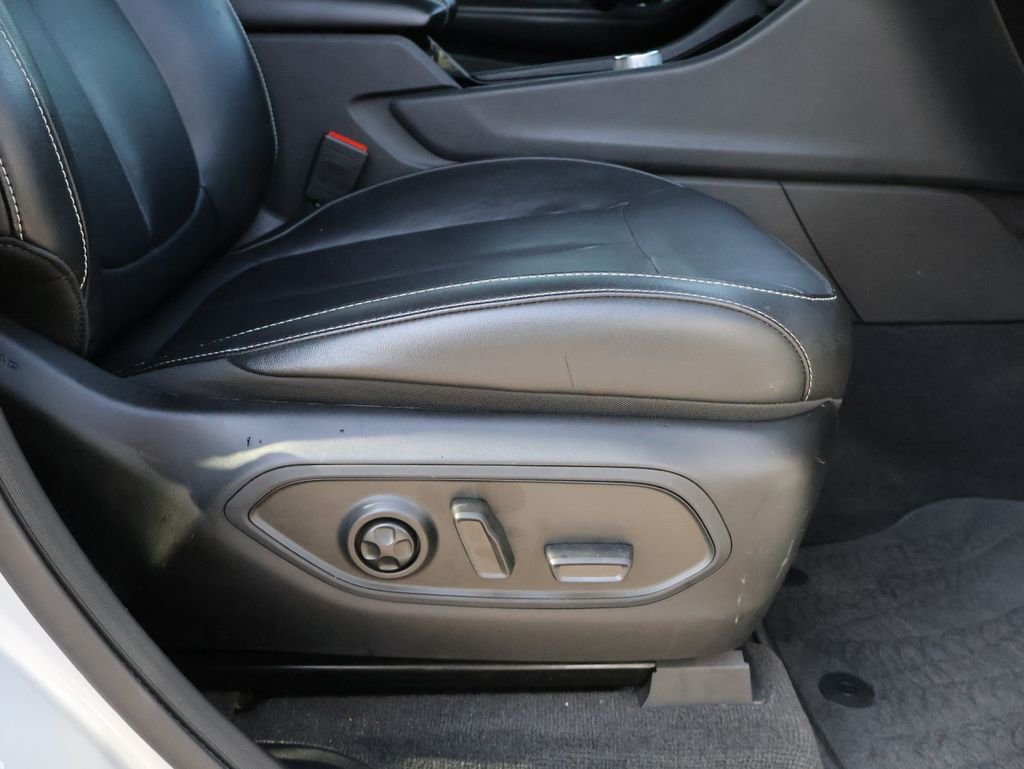 Used 2021 Silver Jeep Limited image 10
