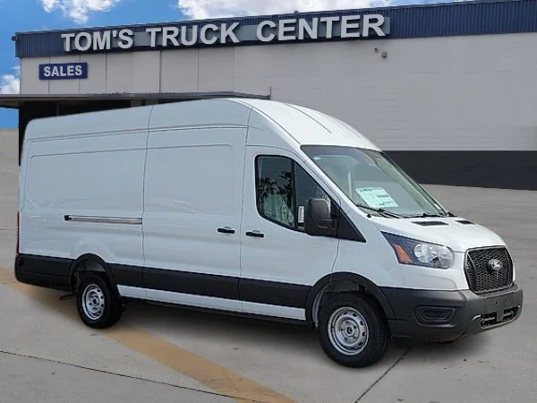 New 2026 OXFORD WHITE Ford  image 1