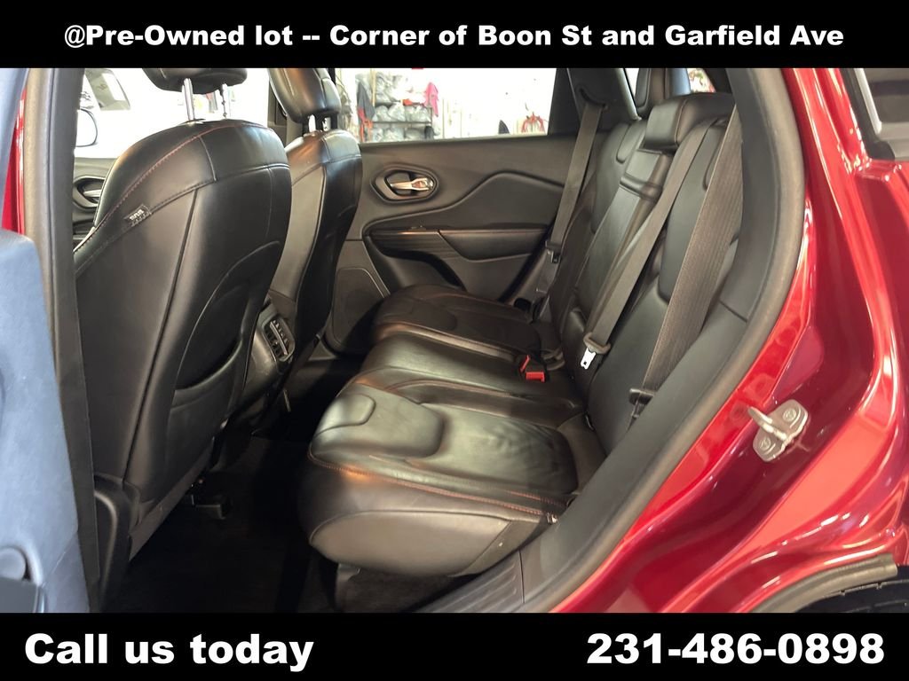 Used 2014 Red Jeep Trailhawk image 27
