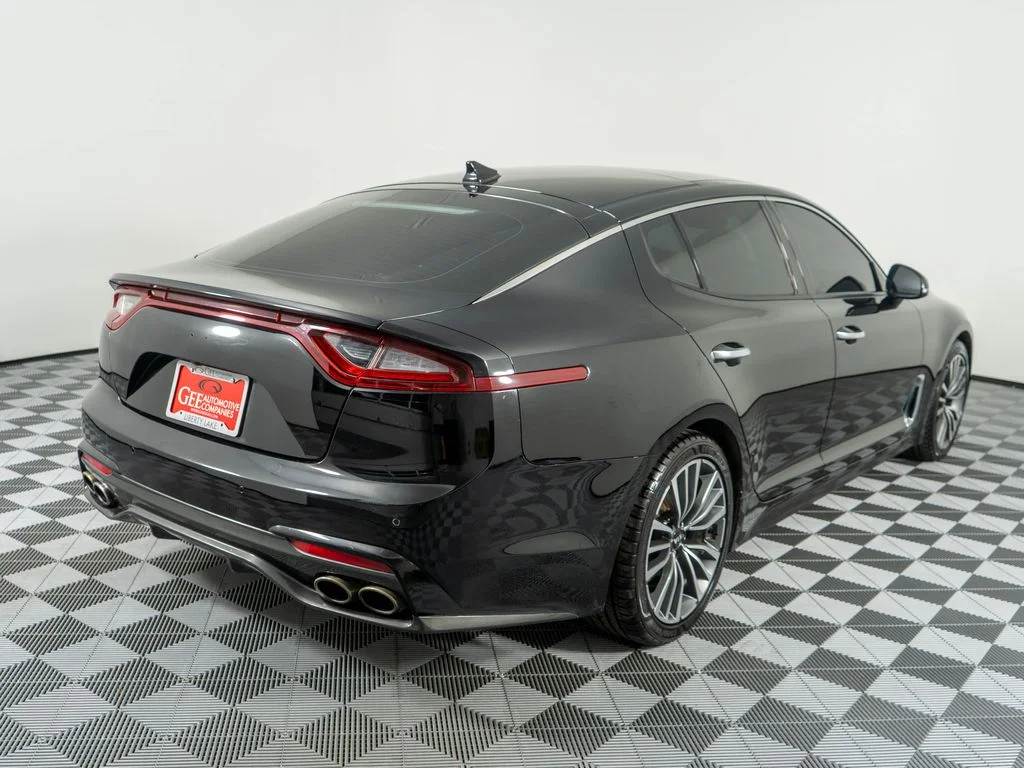 Used 2018 Black Kia Premium image 6