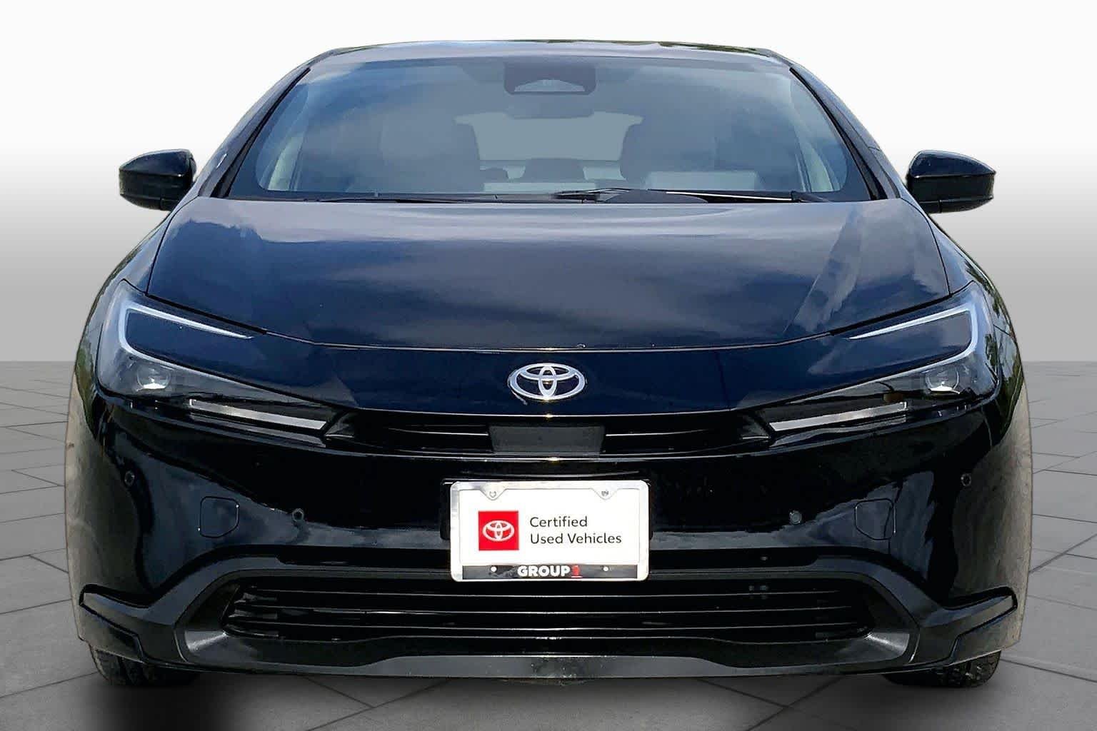 Used 2025 Midnight Black Metallic Toyota LE image 4