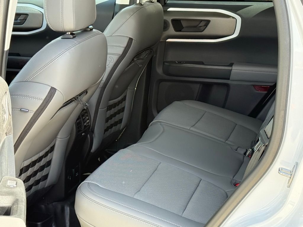 New 2026 Oxford White Ford Badlands® image 7
