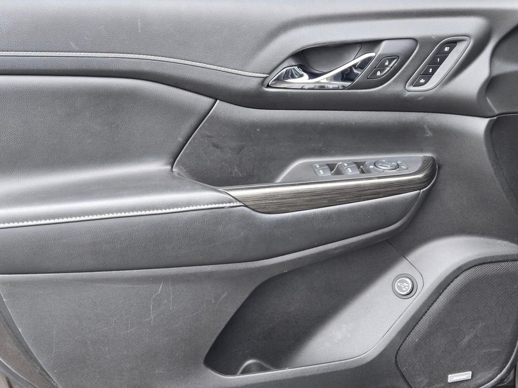 2019 GMC Acadia Denali - Photo 13