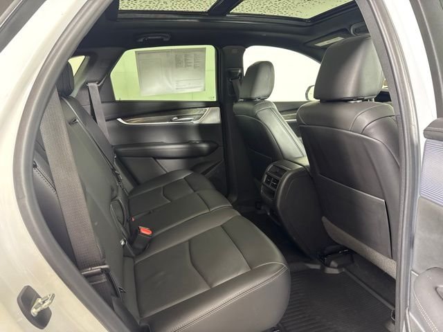 Used 2021 White Cadillac Sport image 5