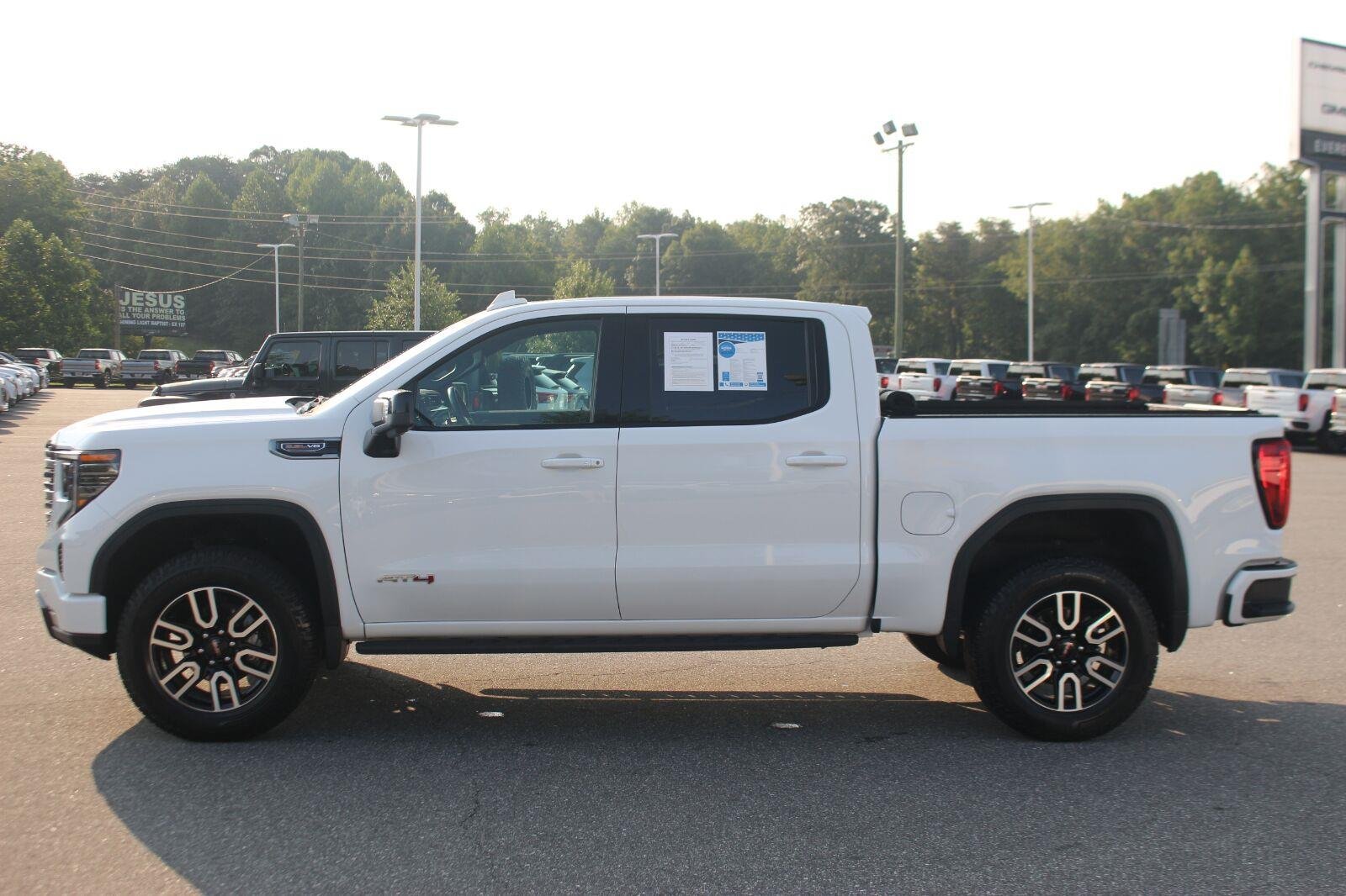 Used 2026 Summit White GMC AT4 image 4
