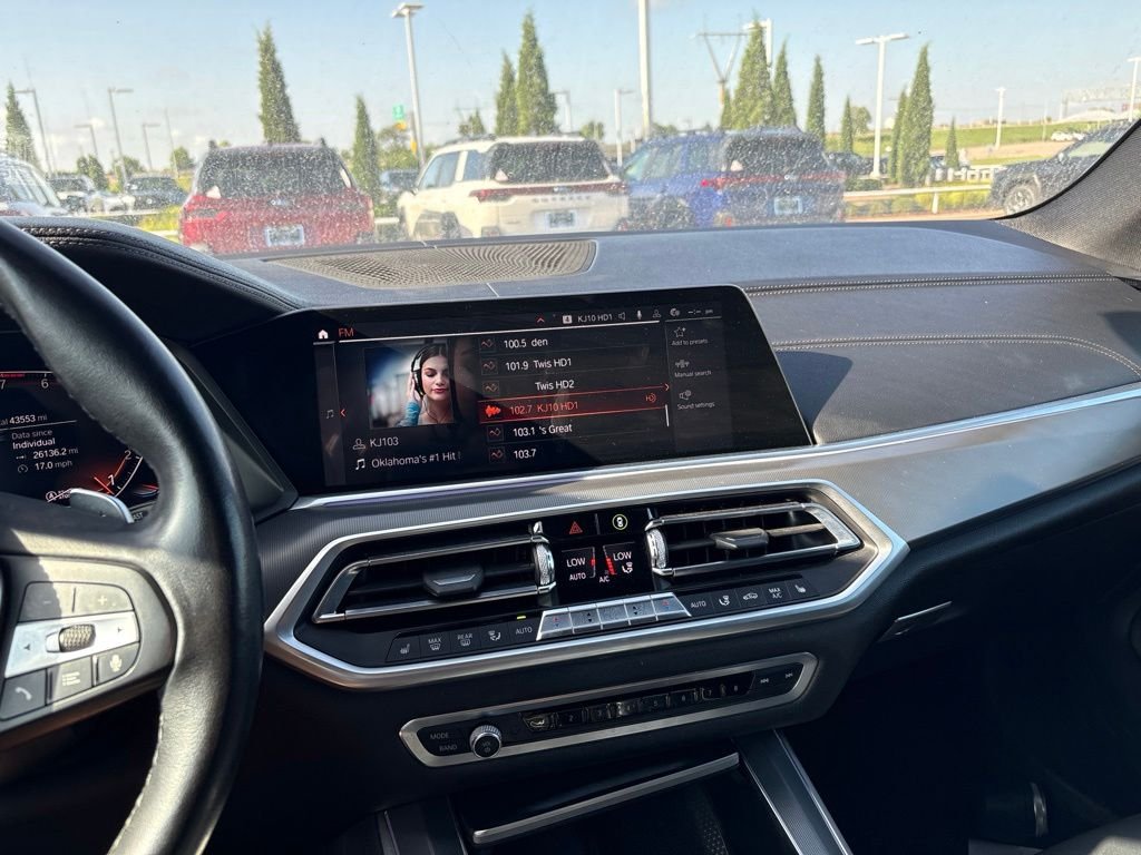 Used 2019 Gray BMW xDrive40i image 3