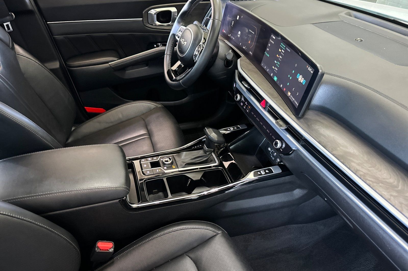 Used 2024 White Kia X-Line SX image 18