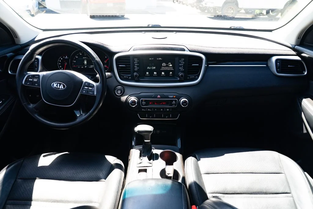 Used 2020 White Kia EX image 8