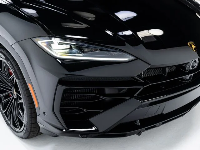 Used 2025 Black Lamborghini SE image 80