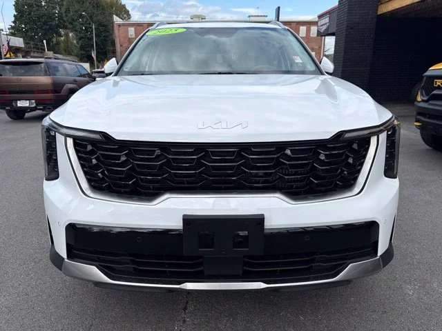 Used 2025  Kia X-Line EX image 4