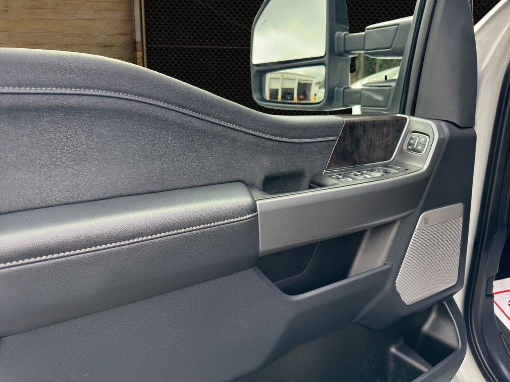Used 2025 Avalanche Ford LARIAT image 22