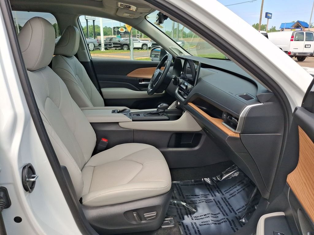 Used 2025 Beige Toyota Limited image 26