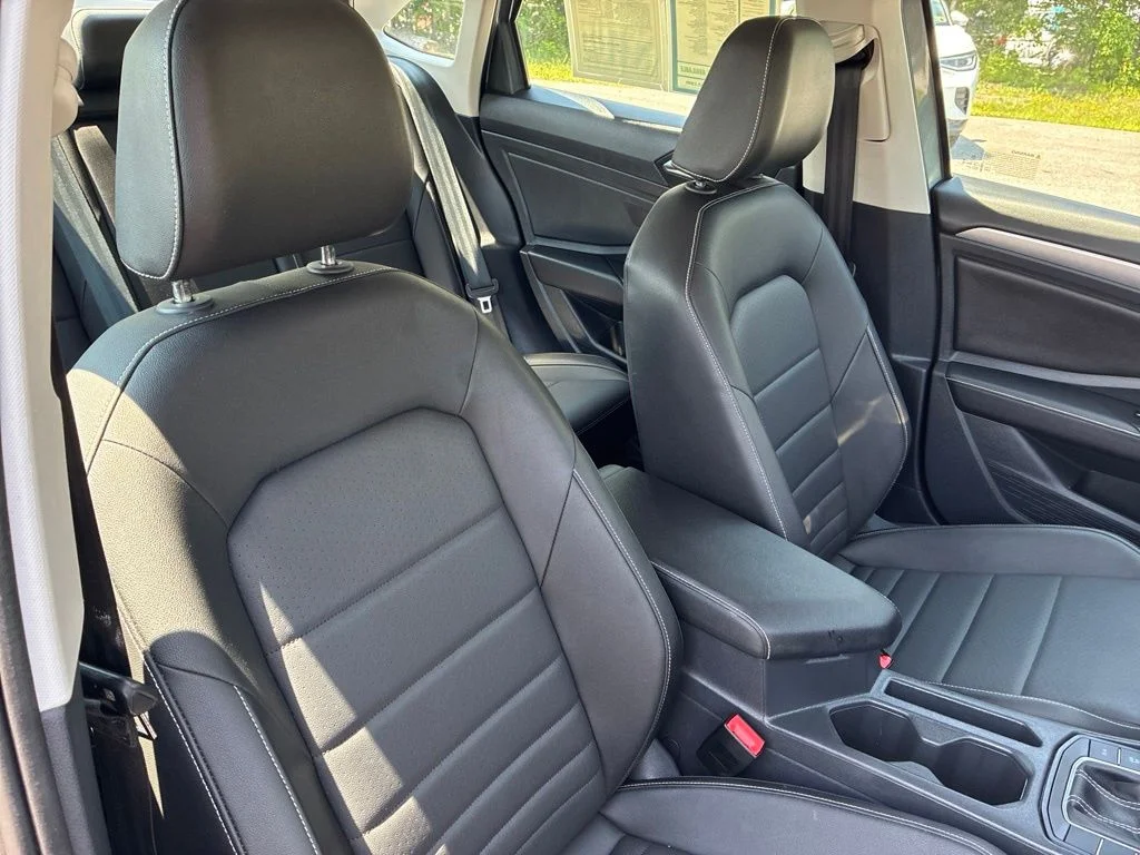 Certified Used 2024 Gray Volkswagen 1.5T SE image 33