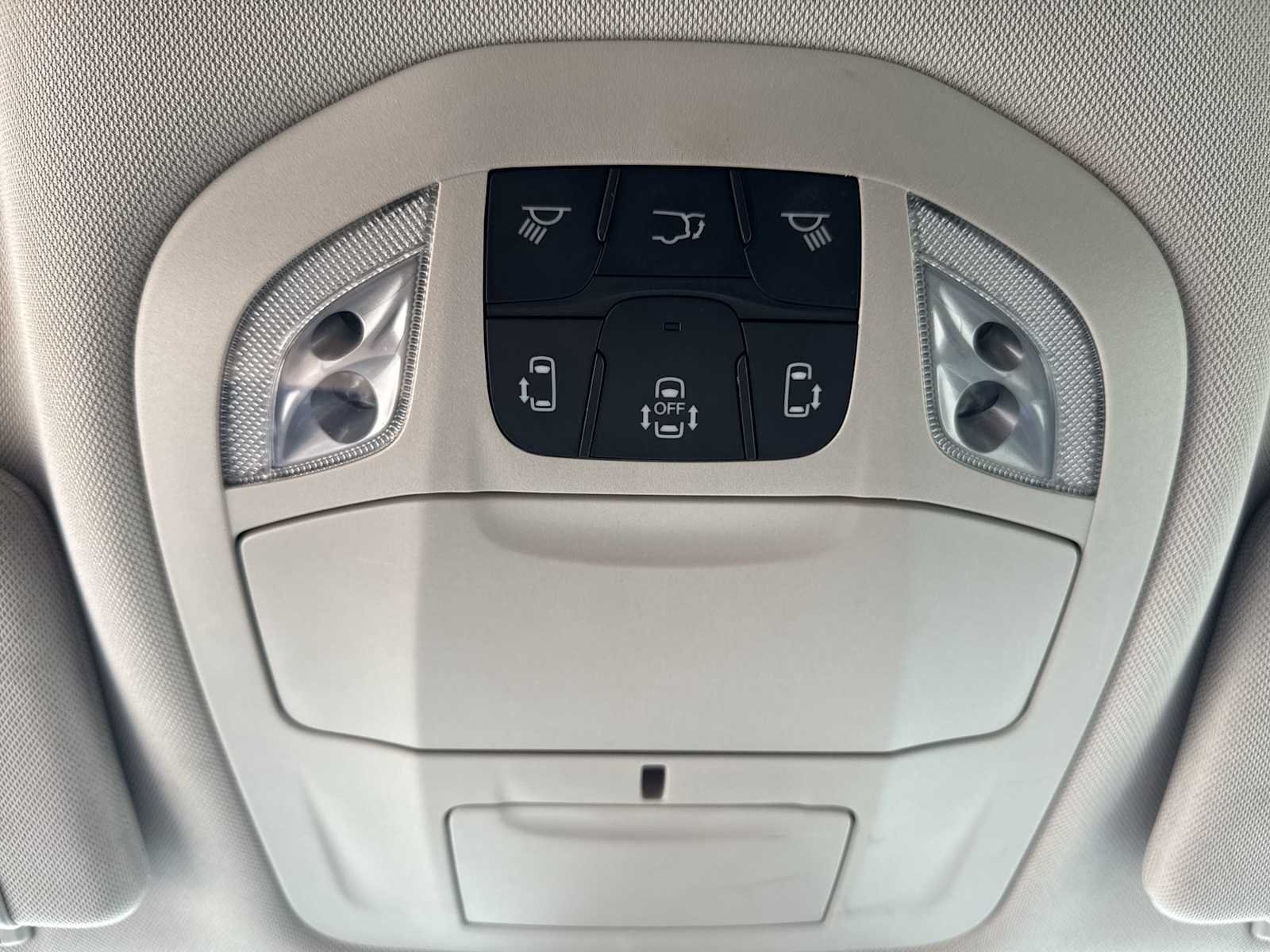 Used 2024 Silver Chrysler Touring L image 30