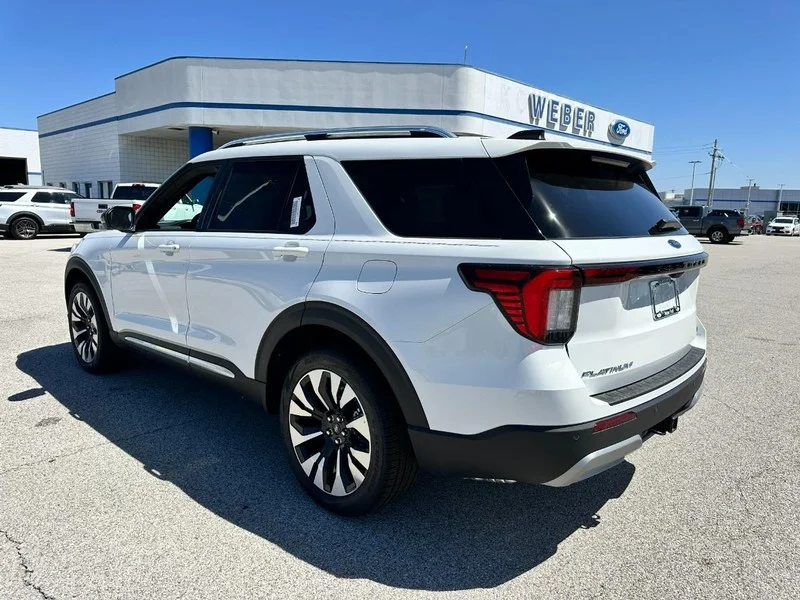 New 2026 Star White Metallic Tri-Coat Ford Platinum 4WD image 3