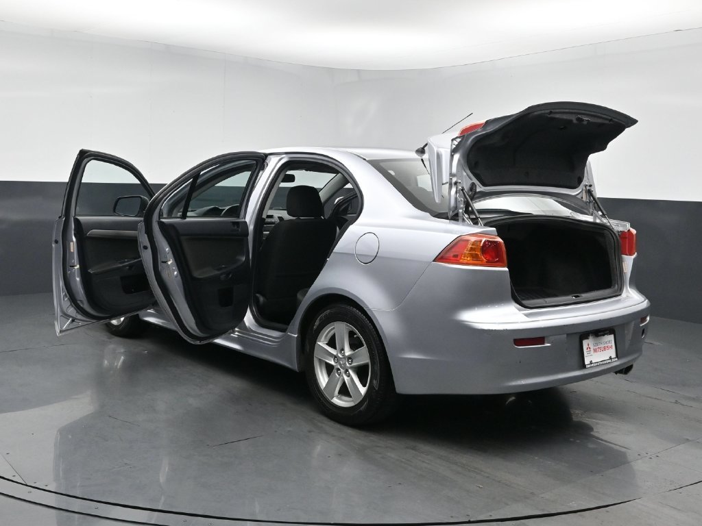 Used 2009 White Mitsubishi ES image 31