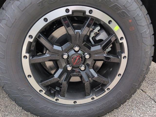New 2026 Everest White Pearl TriCoat / Super Black Two-tone Nissan Rock Creek® image 14