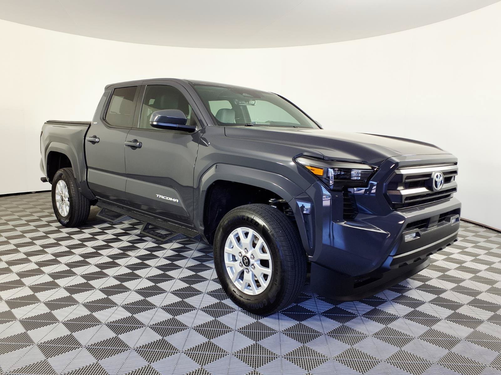 Used 2025 Black Toyota SR5 image 3