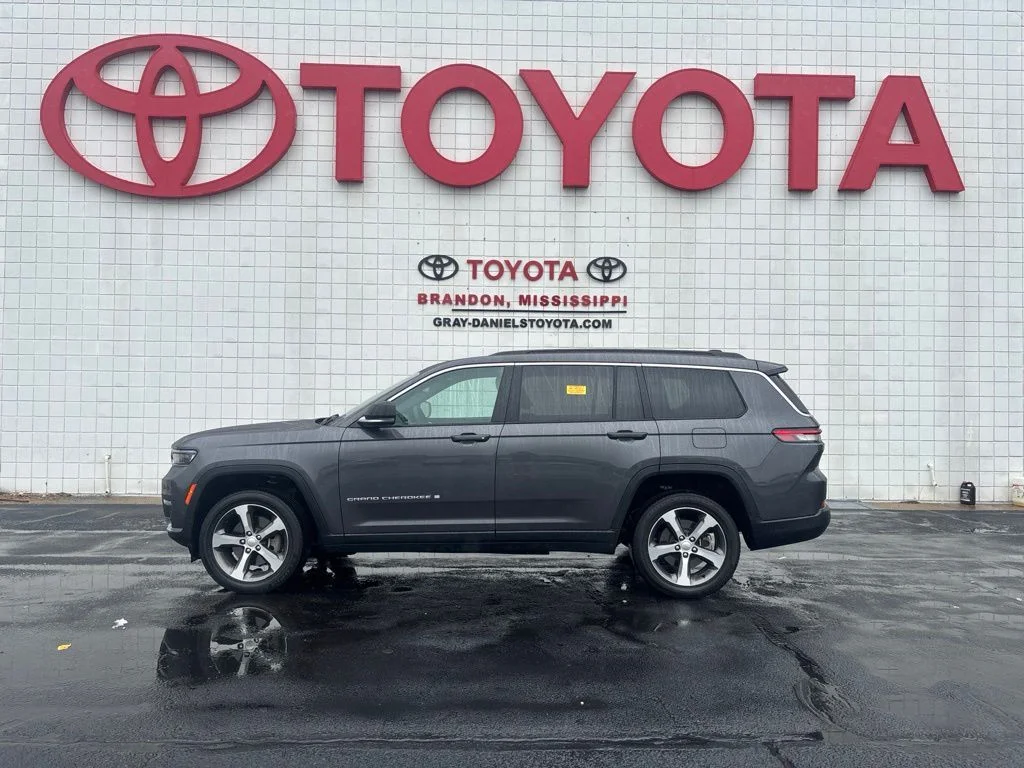 Used 2024 Gray Jeep Limited image 5