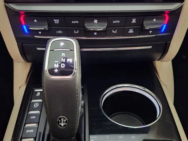 Used 2022 Bianco Maserati Modena image 20