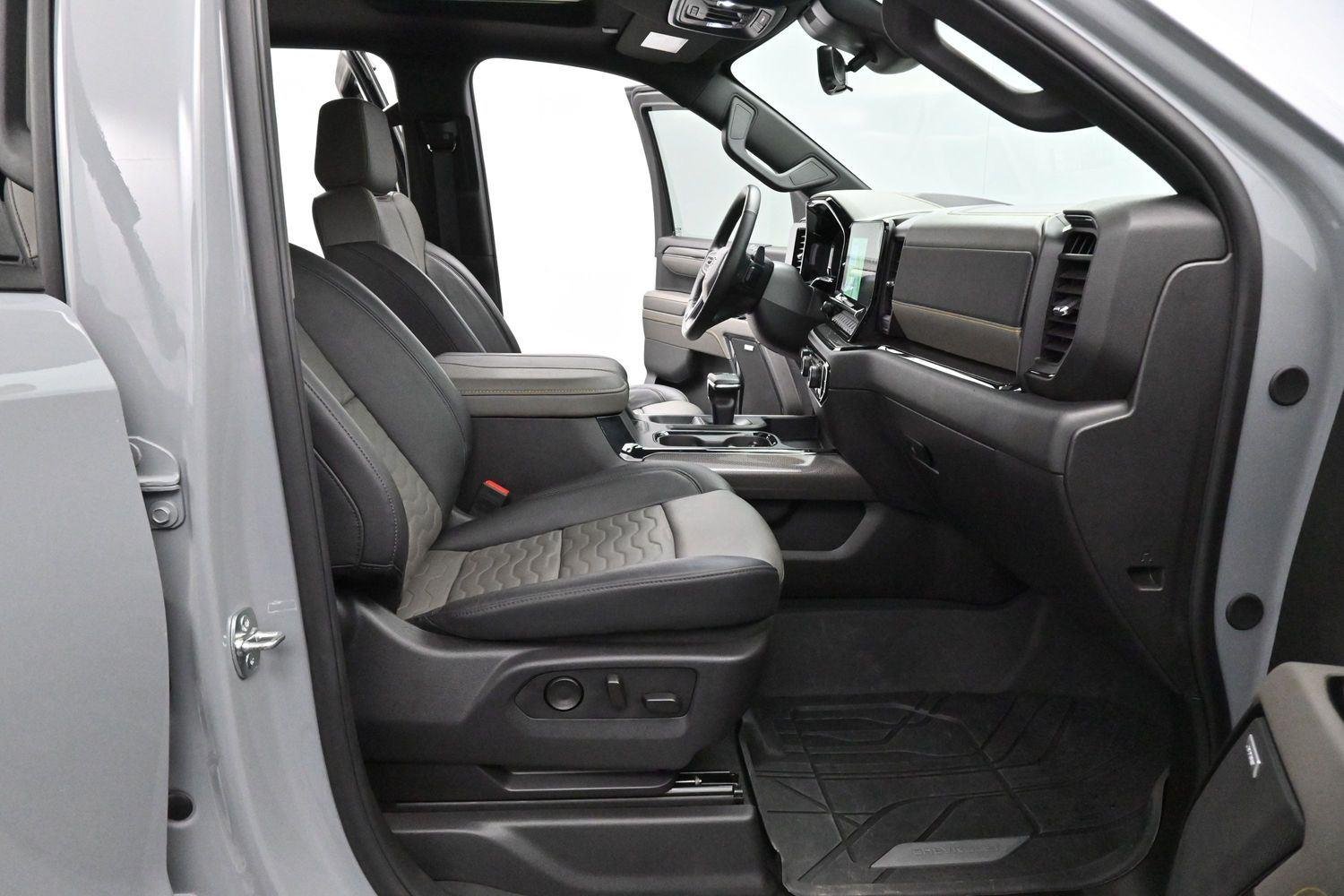 Used 2025 Slate Gray Metallic Chevrolet ZR2 image 32