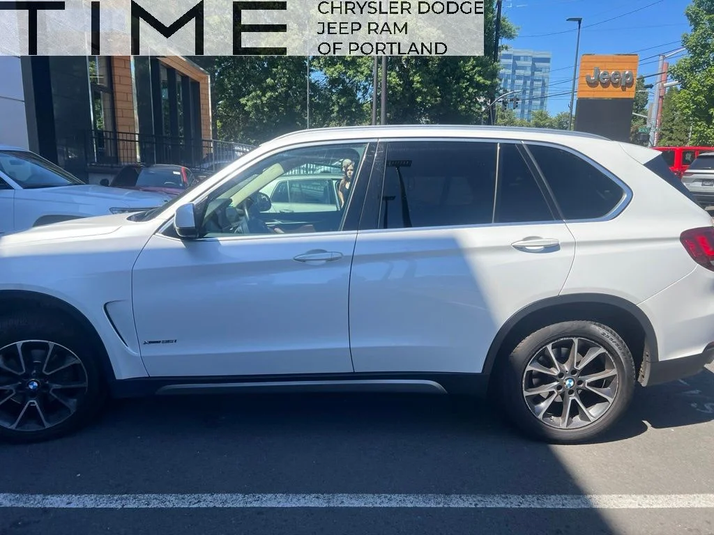 Used 2018 White BMW xDrive35i image 1