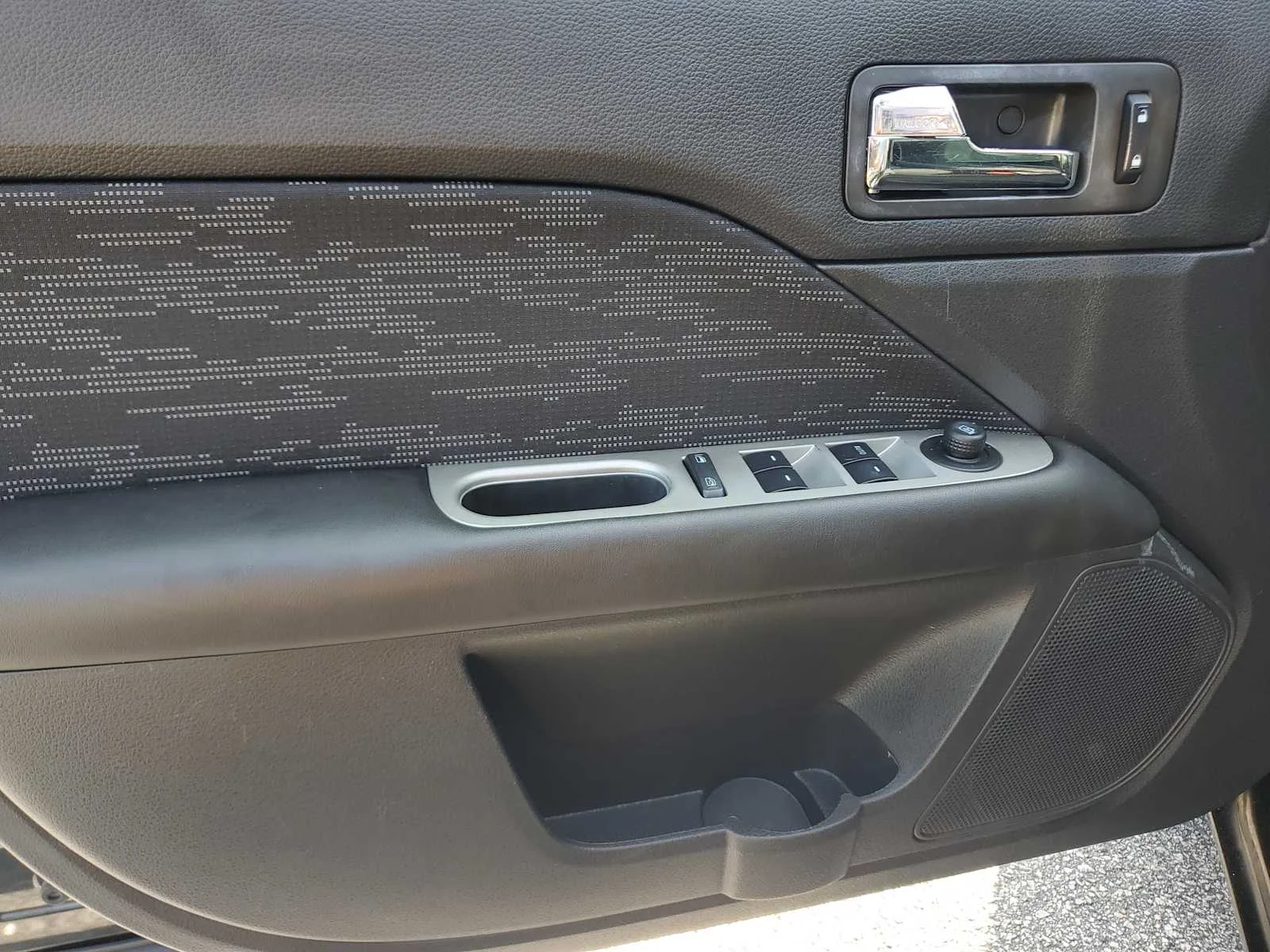 Used 2012 Tuxedo Black Metallic Ford SE image 16