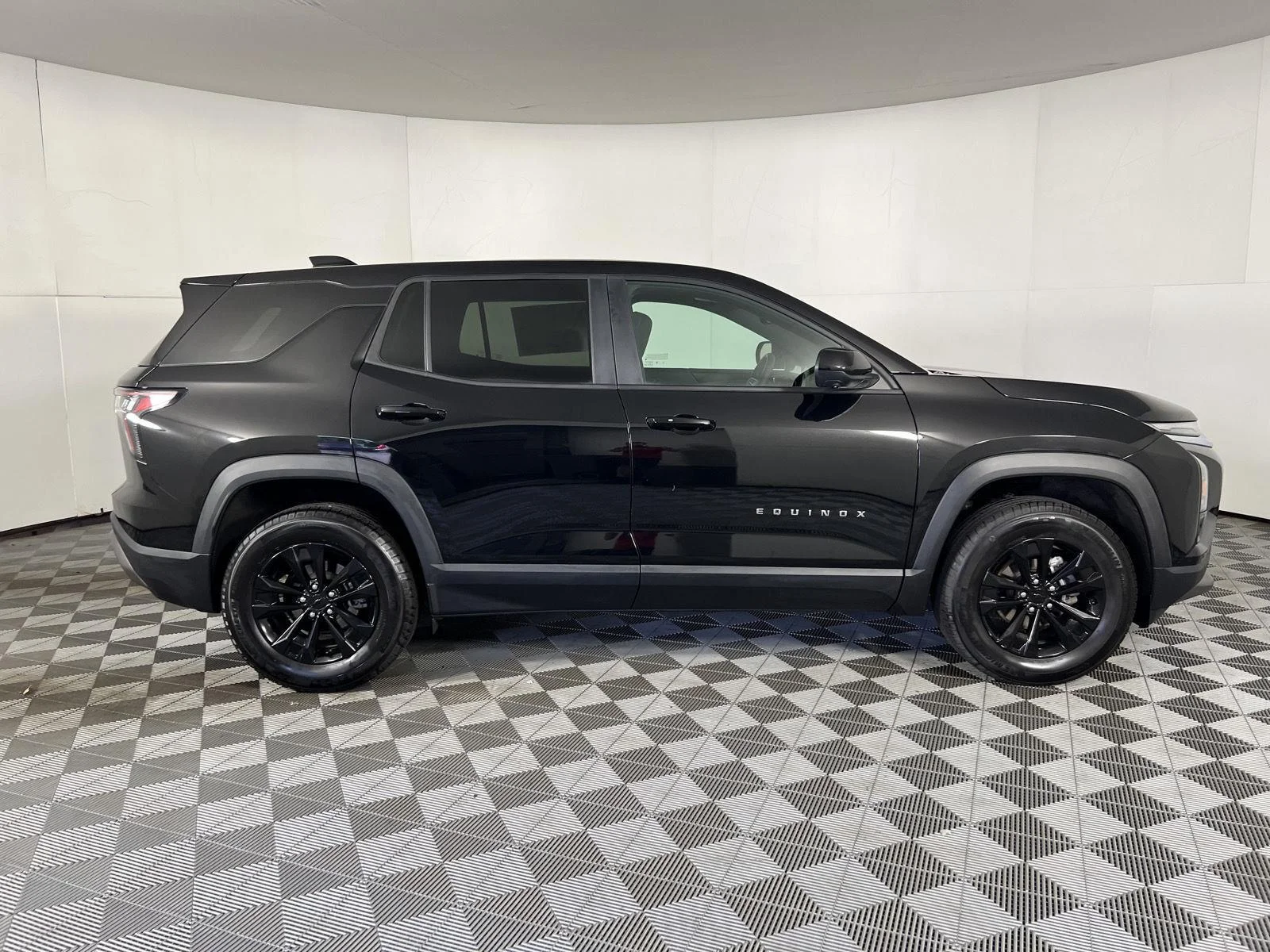 Used 2025 Mosaic Black Metallic Chevrolet AWD LT image 10