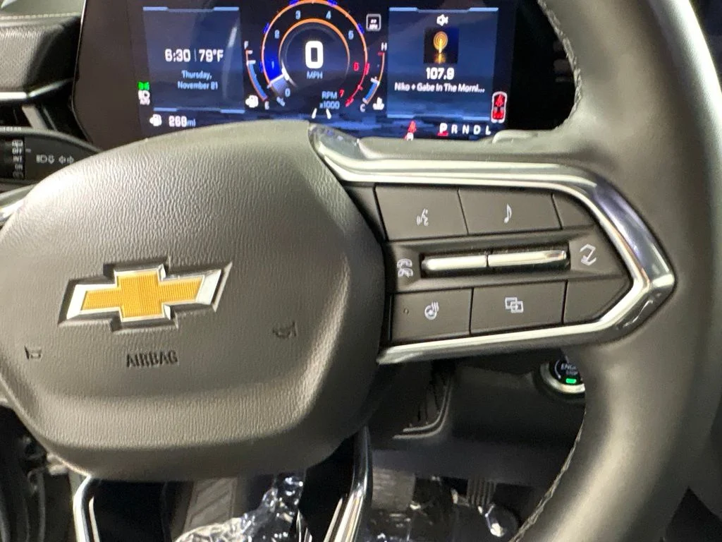 Used 2025 Gray Chevrolet Premier image 37