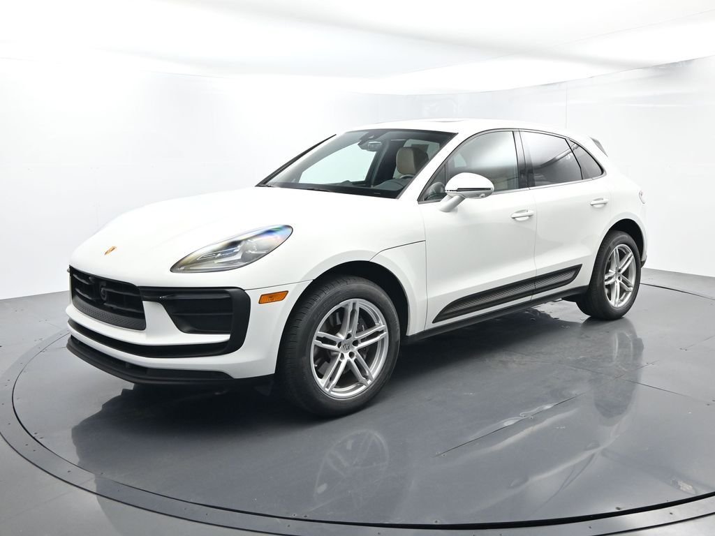 2023 Porsche Macan Base