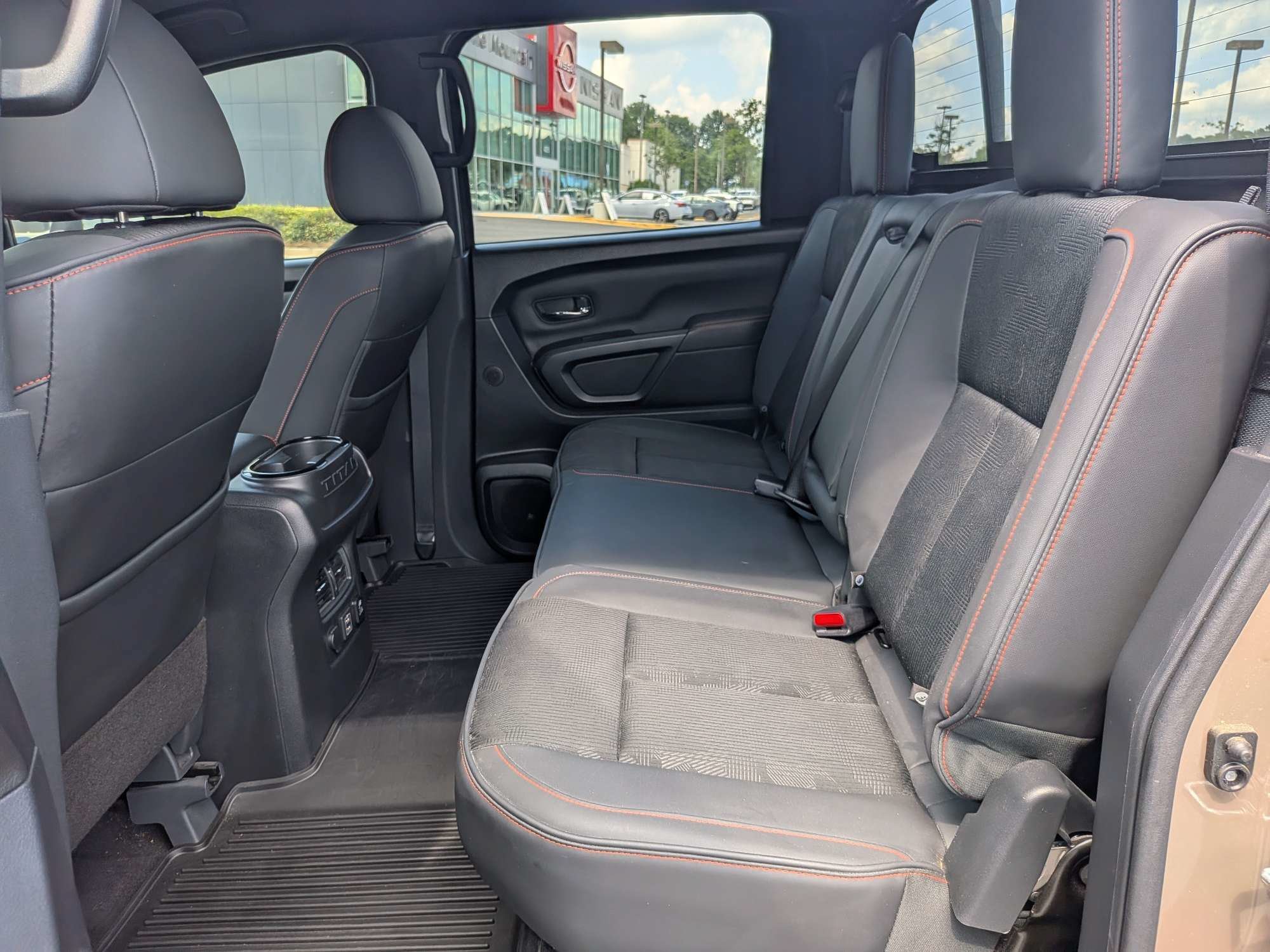 Used 2023  Nissan PRO-4X image 12