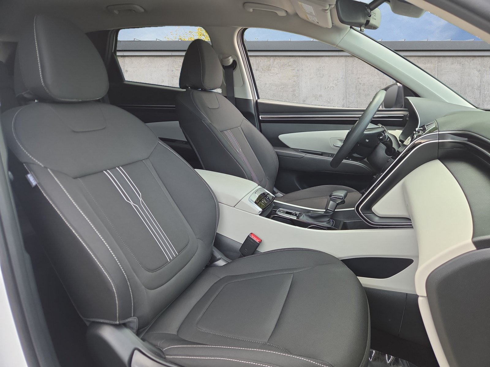 Used 2024 White Pearl Hyundai SEL image 24