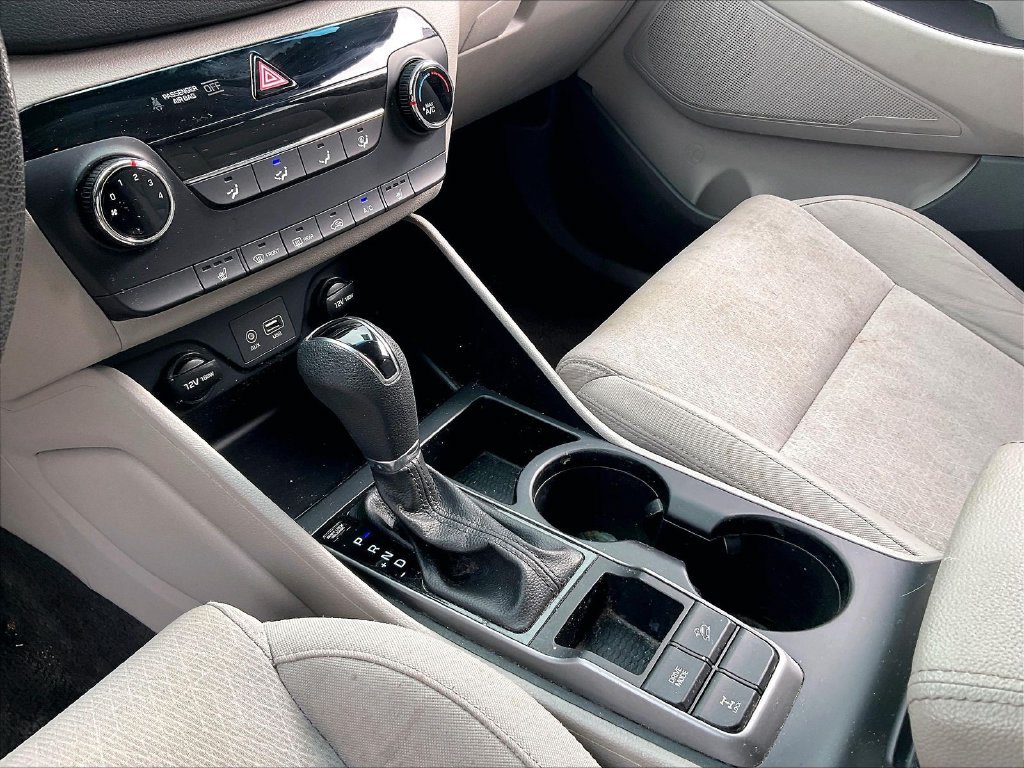 Used 2018 Dazzling White Hyundai SEL image 19
