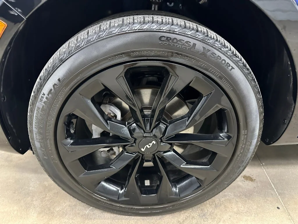 Certified Used 2022 Sapphire Blue Kia SX image 38