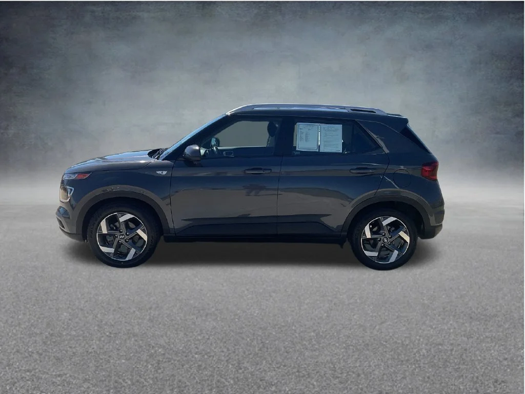 Used 2025 Gray Hyundai SEL image 4