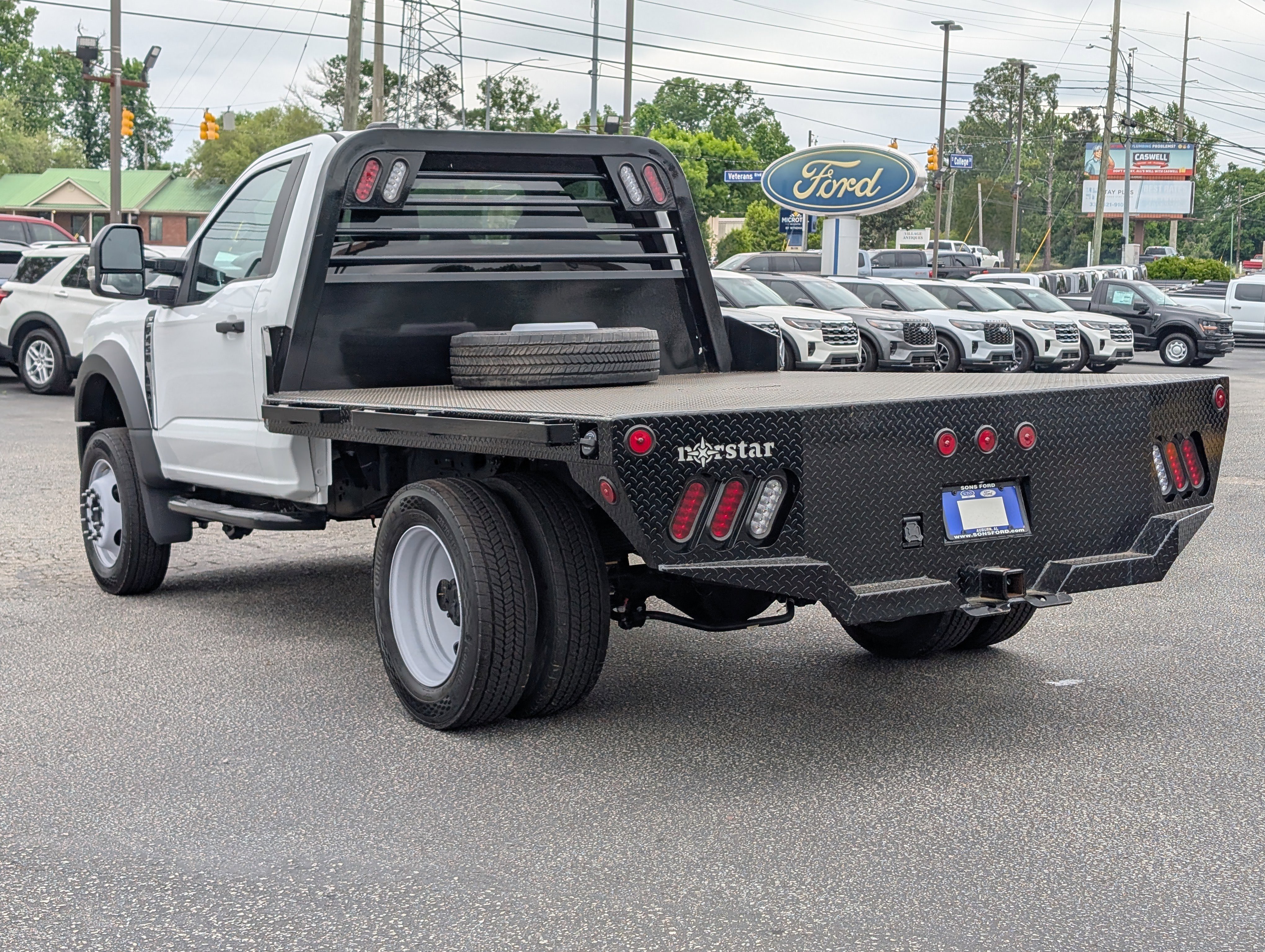 New 2026 Oxford White FORD F-450® XLT image 13