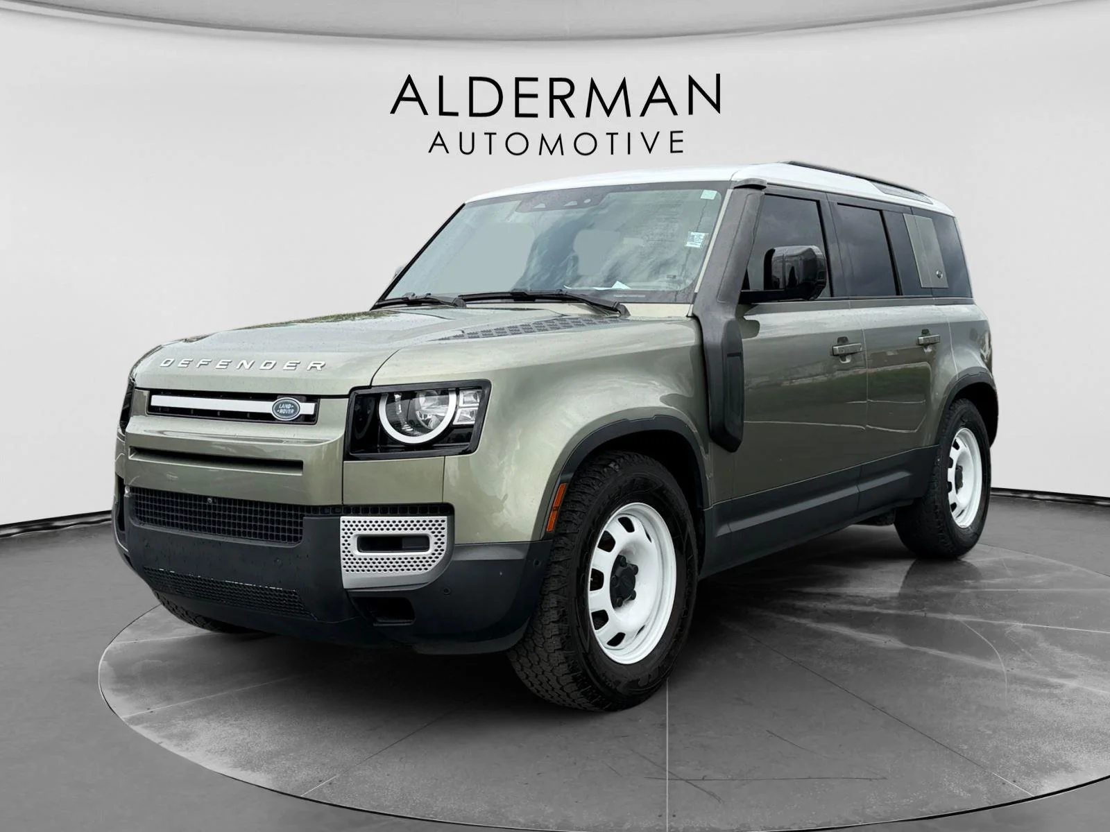 2021 Land Rover Defender S's photo