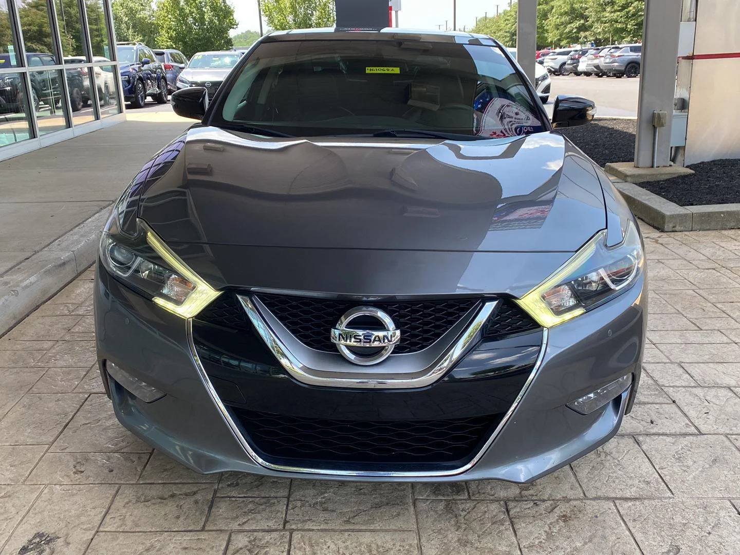 Used 2017 Gun Metallic Nissan SL image 2