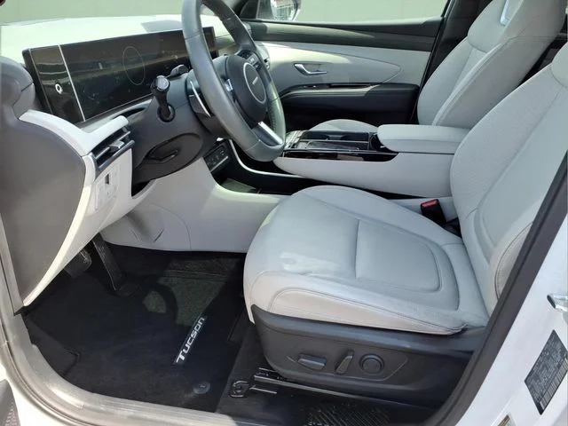 Used 2025 White Hyundai Limited image 19