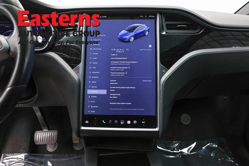 Used 2019 Blue Tesla 75D image 11