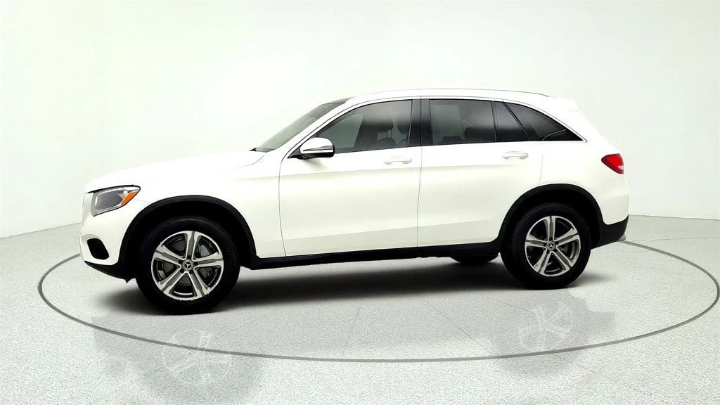 Used 2018 Polar White Mercedes-Benz GLC 300 4MATIC® SUV image 8