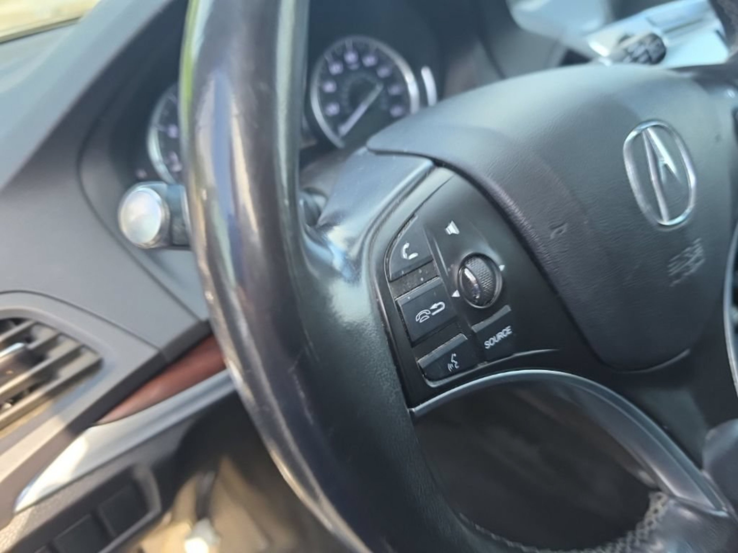 Used 2014 Silver Acura FWD image 17