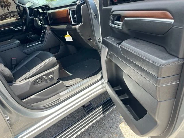 Used 2025 Silver GMC Denali image 19