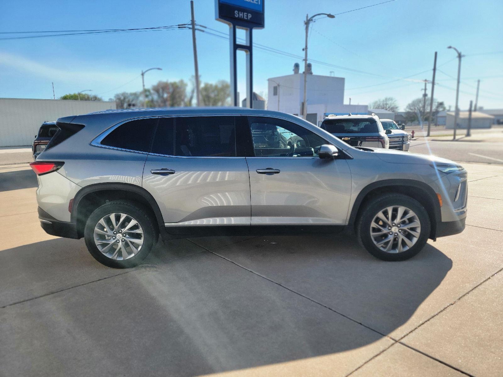 2025 Buick Enclave Preferred - Photo 8