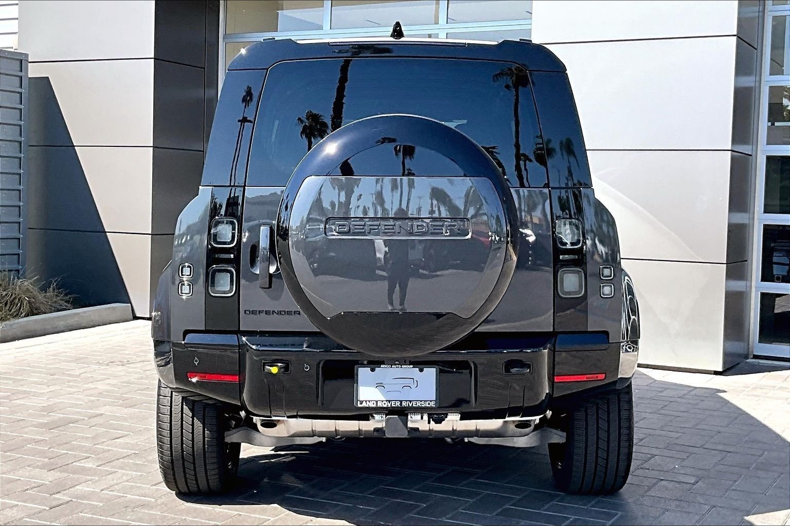 New 2026 Carpathian Grey LAND ROVER X-Dynamic SE image 4
