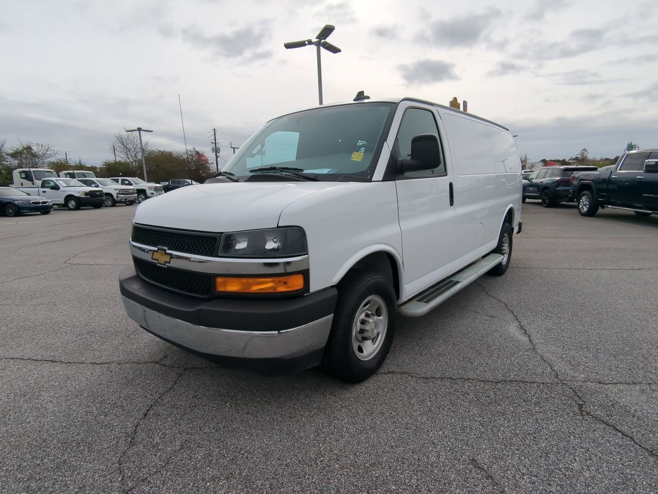 2024 GMC Savana Cargo Work Van - Photo 7