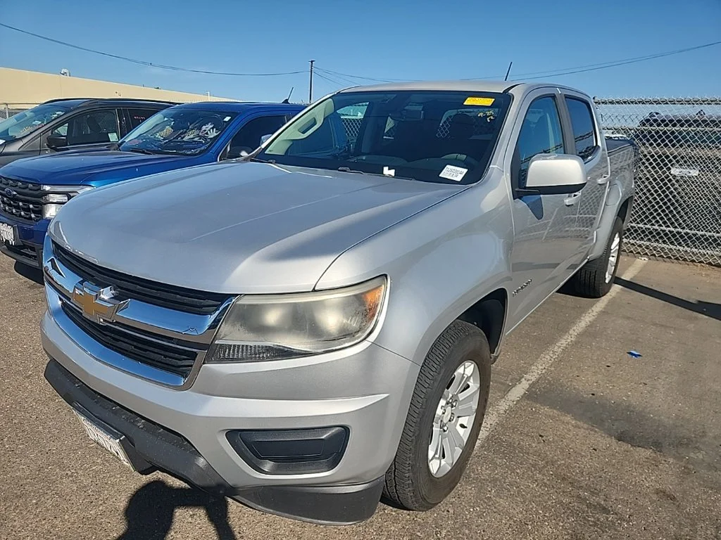 Used 2016 Silver Chevrolet LT image 3